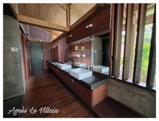 Exceptional architect-designed villa on 4,500 m2 with sea views