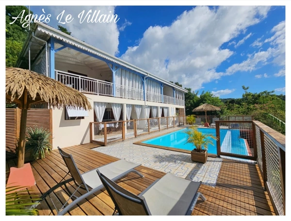 Villa 4 logements avec piscine à débordement et panorama d’exception