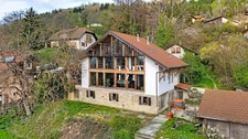 Maison à vendre 6 pièces de 300 m2 LUCINGES (74) Terrain d'env. 1400 m2