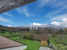 Maison à vendre 7 pièces de 230 m2, terrain d'env. 1000 m2, LUCINGES (74)