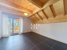 Maison à vendre 6 pièces de 300 m2 LUCINGES (74) Terrain d'env. 1400 m2