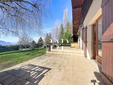 Maison à vendre 7 pièces de 165 m² habitables (215 m2 utiles) + 179 m² de sous-sol, terrain d'env. 2000 m² à LUCINGES (74)