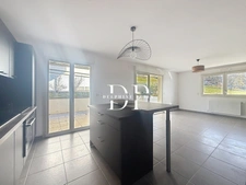 Appartement à vendre 2 pièces de 53,91 m2 LUCINGES (74)