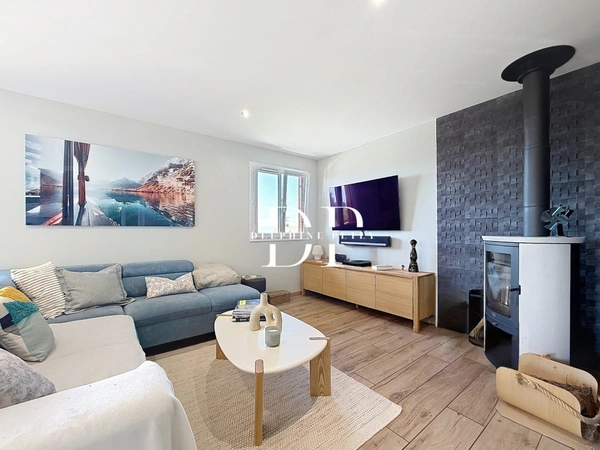 Maison à vendre 4 pièces de 122 m2 LUCINGES (74)