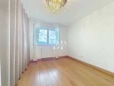 Maison à vendre 7 pièces de 230 m2, terrain d'env. 1000 m2, LUCINGES (74)