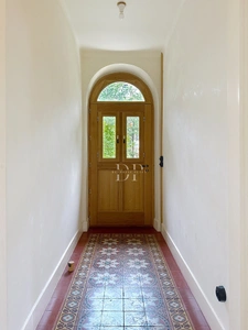 For sale in GAILLARD (74), a 7-room bourgeois house of 227 m² + outbuilding (convertible) on a plot of approx. 1200 m²