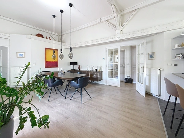 Appartement à vendre 4 pièces + bureau de 145,38 m2 utiles et 138,44 m2 loi carrez ANNEMASSE (74)