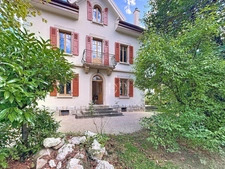 For sale in GAILLARD (74), a 7-room bourgeois house of 227 m² + outbuilding (convertible) on a plot of approx. 1200 m²