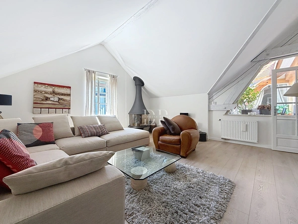 Appartement à vendre Dernier étage 4 pièces + bureau de 145,38 m2 utiles et 138,44 m2 ANNEMASSE (74)