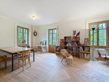 For sale in GAILLARD (74), a 7-room bourgeois house of 227 m² + outbuilding (convertible) on a plot of approx. 1200 m²