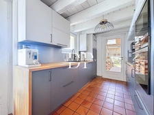 Maison à vendre 7 pièces de 165 m² habitables (215 m2 utiles) + 179 m² de sous-sol, terrain d'env. 2000 m² à LUCINGES (74)