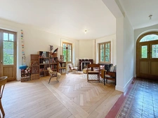 For sale in GAILLARD (74), a 7-room bourgeois house of 227 m² + outbuilding (convertible) on a plot of approx. 1200 m²