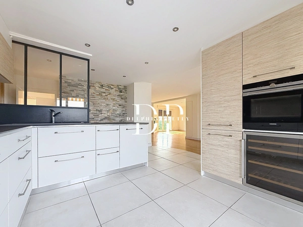 Appartement à vendre 4 pièces de 129,33 m2  (74) Annemasse