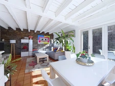 Maison à vendre 7 pièces de 165 m² habitables (215 m2 utiles) + 179 m² de sous-sol, terrain d'env. 2000 m² à LUCINGES (74)