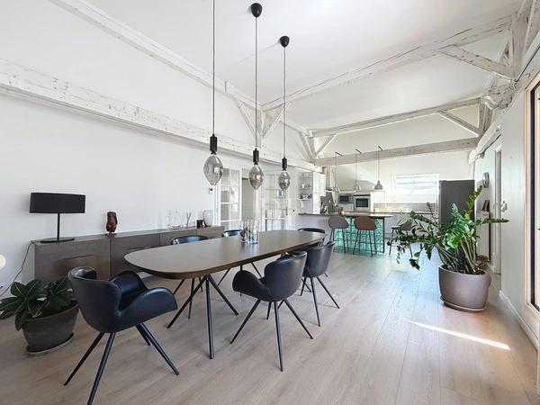 Appartement à vendre Dernier étage 4 pièces + bureau de 145,38 m2 utiles et 138,44 m2 ANNEMASSE (74)