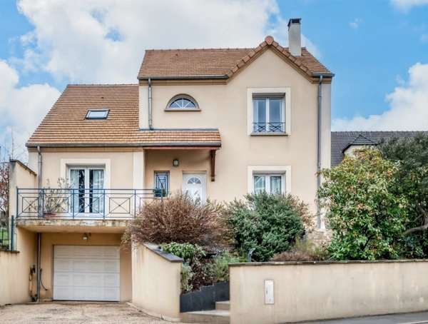 Maison familiale à vendre VILLEBON SUR YVETTE (91), 4 chambres, lumineuse, à deux pas du centre-ville