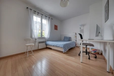 Family home for sale in Villebon-sur-Yvette (91), 4 bedrooms, bright, close to the town centre