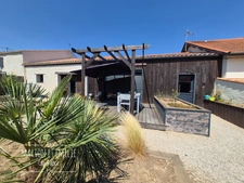 Dpt Deux Sèvres (79), à vendre SAINT HILAIRE LA PALUD maison 3 chambres - Plain pied avec beau jardin clos