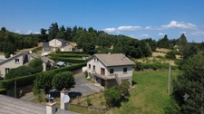 Grande maison sans nuisances, proche centre village de SAINT AGREVE (07)