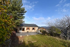 Propriété composée de 2 maisons et un studio, SAINT AGREVE (07)