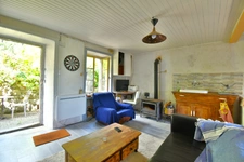 Petite ferme en pierres avec terrain SAINT-JULIEN-D'INTRES (07)