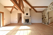 Propriété composée de 2 maisons et un studio, SAINT AGREVE (07)
