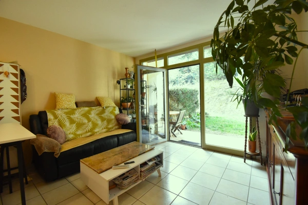 Appartement plain-pied avec extérieur LE CHAMBON SUR LIGNON (43)
