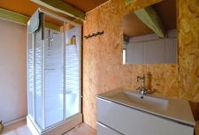 Petite ferme en pierres avec terrain SAINT-JULIEN-D'INTRES (07)