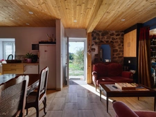 Ensemble immobilier de charme avec résidence principale et 3 gîtes, vaste terrain SAINT AGREVE (07)