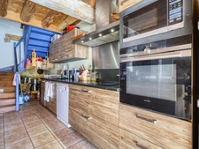 Ensemble immobilier de charme avec résidence principale et 3 gîtes, vaste terrain SAINT AGREVE (07)