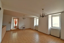 Propriété composée de 2 maisons et un studio, SAINT AGREVE (07)