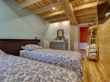 Ensemble immobilier de charme avec résidence principale et 3 gîtes, vaste terrain SAINT AGREVE (07)