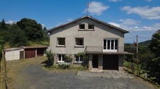 Grande maison sans nuisances, proche centre village de SAINT AGREVE (07)