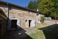 Maison en pierre avec jardin SAINT JEAN ROURE (07)