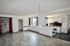 Dpt Seine Maritime (76), à vendre Proche Rouen Appartement 3 pièces 76 m² au 4ème et dernier étage, sud. Cave 
