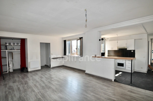 Dpt Seine Maritime (76), à vendre Proche Rouen Appartement 3 pièces 76 m² au 4ème et dernier étage, sud. Cave 
