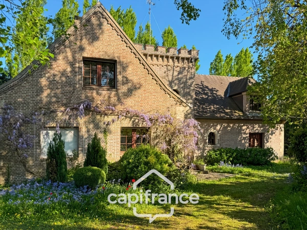 Maison de caractère style manoir – 258 m² – Parc arboré – Allée privative – Fort potentiel