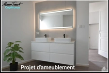Maison de ville 80 m² en semi plain pied, 3 chambres avec garage, cour et jardinet.