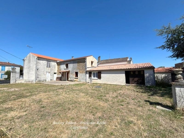 Maison à vendre 6 pièces LUSSANT (17)