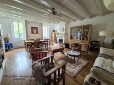 Maison à vendre 12 pièces NANTILLE (17)