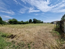 Dpt Charente Maritime (17), à vendre proche de TONNAY BOUTONNE TERRAIN constructible