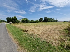 Dpt Charente Maritime (17), à vendre proche de TONNAY BOUTONNE TERRAIN constructible
