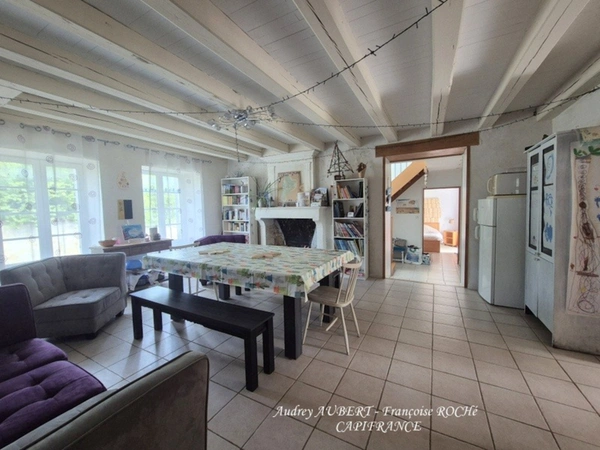 Maison à vendre 8 pièces TONNAY BOUTONNE (17)