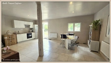 Maison FAMILIALE à vendre 8 pièces (226m²) à SAINT PIERRE DE JUILLERS (17) sur plus d'1 hectare de terrain avec HANGAR et DEPENDANCES