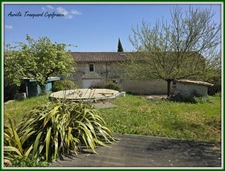 Maison à vendre 4 pièces ANTEZANT LA CHAPELLE (17) LONGERE/ maison charentaise avec dépendances