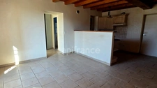 Maison à vendre 3 pièces  (61M²) Ancienne ferme avec dépendances sur 2 770 m² de terrain – La Brousse (17160)