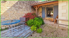 Character house for sale 4 rooms VARAIZE (17) WITH OUTBUILDINGS, BARNS