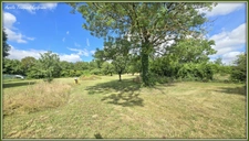 Maison FAMILIALE à vendre 8 pièces (226m²) à SAINT PIERRE DE JUILLERS (17) sur plus d'1 hectare de terrain avec HANGAR et DEPENDANCES