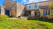 Character house for sale 4 rooms VARAIZE (17) WITH OUTBUILDINGS, BARNS