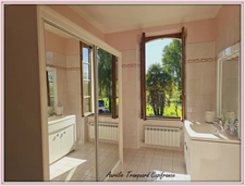 Maison BOURGEOISE à vendre 6 pièces + DEPENDANCES,  à FONTENET (17400) composée de 4 chambres, bordée d'un petit ruisseau et 6300m² de terrain